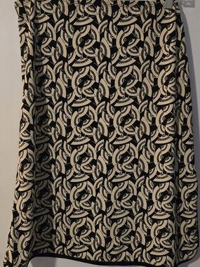 Neutral Geometric A-Line Skirt - Black & Cream
